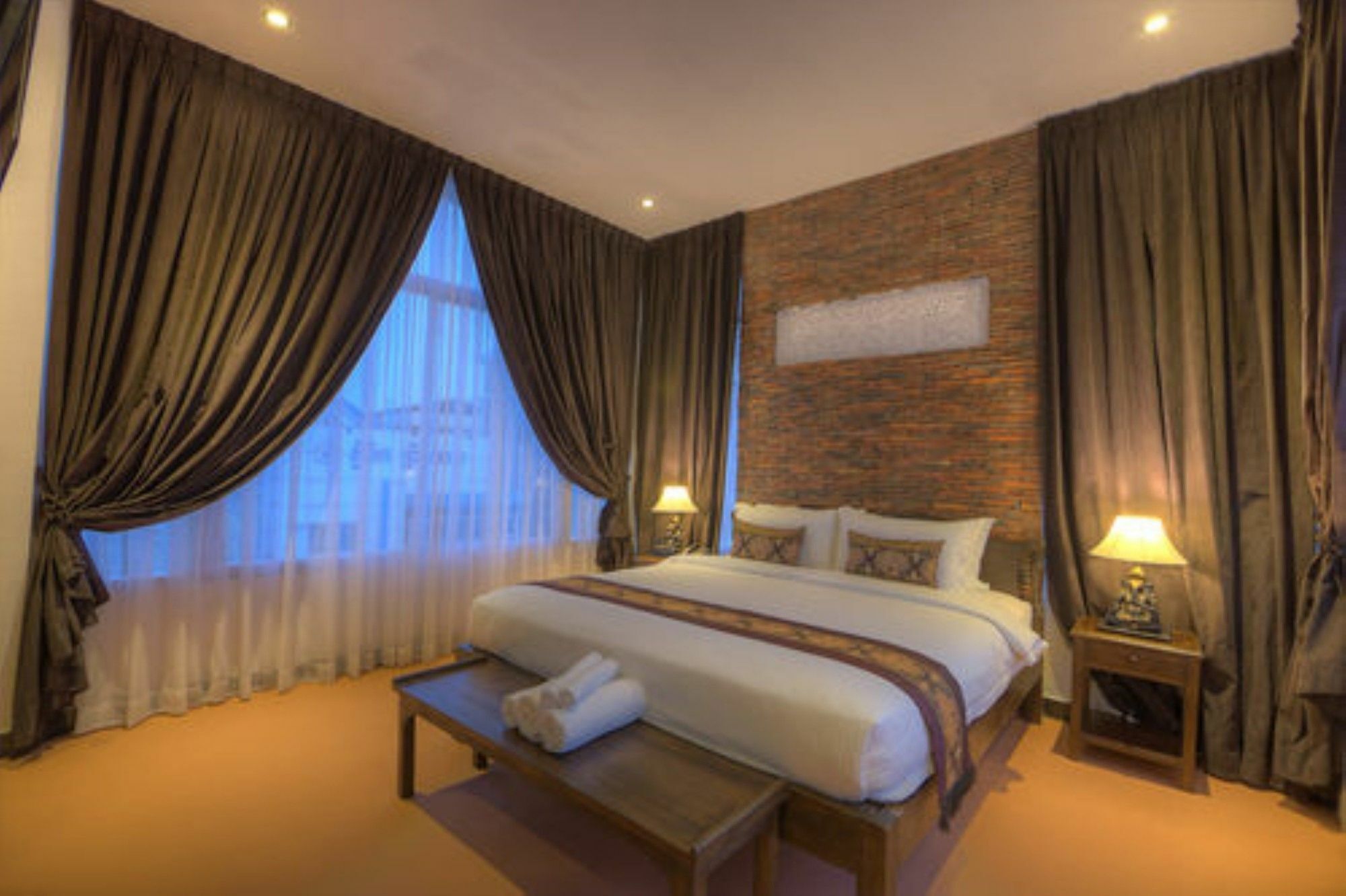 Prasats Boutique Hotel Phnom Penh Exteriör bild